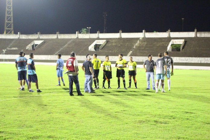 Partida foi suspensa na noite de ontem - Crédito: Claudio Severo