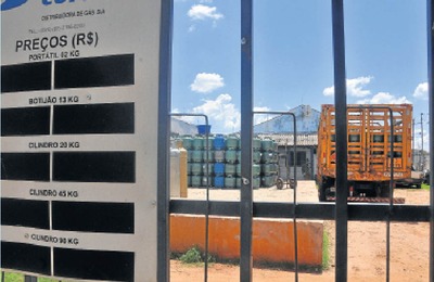 Donos de revendas tiveram que reduzir quadro de funcionários para manter atividade - Foto: Valdenir Rezende / Correio do Estado