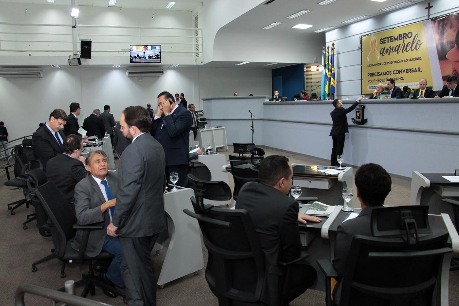 Vereadores votam seis projetos e um veto na sessão de terça Vereadores votam seis projetos e um veto na sessão de terça