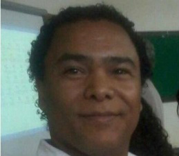 Polícia chegou a suspeitos de matar professor a partir de aplicativo de celular Professor dava aulas de português há mais de dez anos na Escola Estadual Joaquim Murtinho. (Foto: Divulgação)