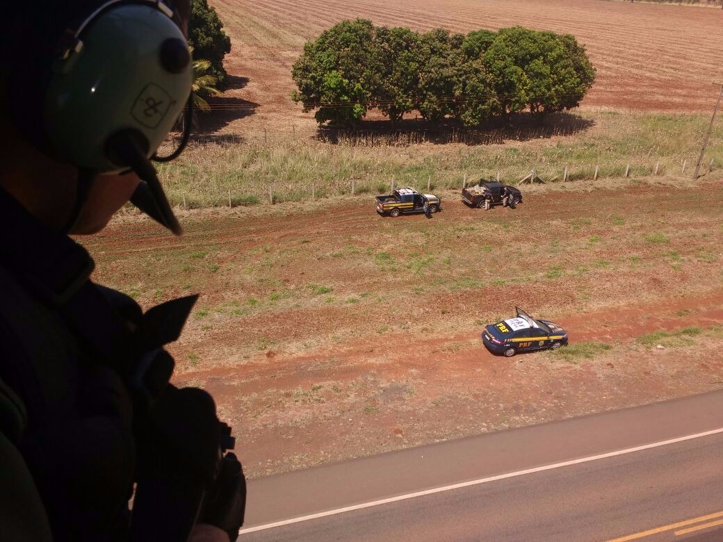 Com ajuda de helicóptero, carga de 1t de maconha é apreendida em Dourados Foto: Divulgação/PRF