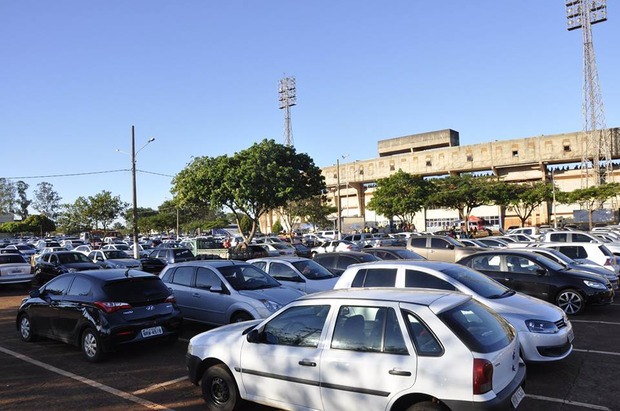 Marçal pede parceria do Governo para reativar o estádio Douradão Marçal pede parceria do Governo para reativar o estádio Douradão