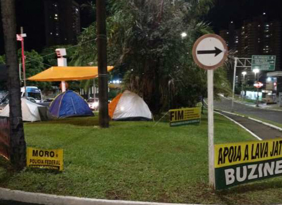 Protesto: grupos montam novamente acampamento no canteiro central da Afonso Pena O acampamento está em frente ao Ministério Público Federal. (Divulgação)
