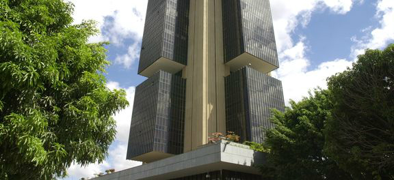 Banco Central aumenta limite mensal das contas simplificadas para R$ 3 mil Banco Central aumenta limite mensal das contas simplificadas para R$ 3 mil