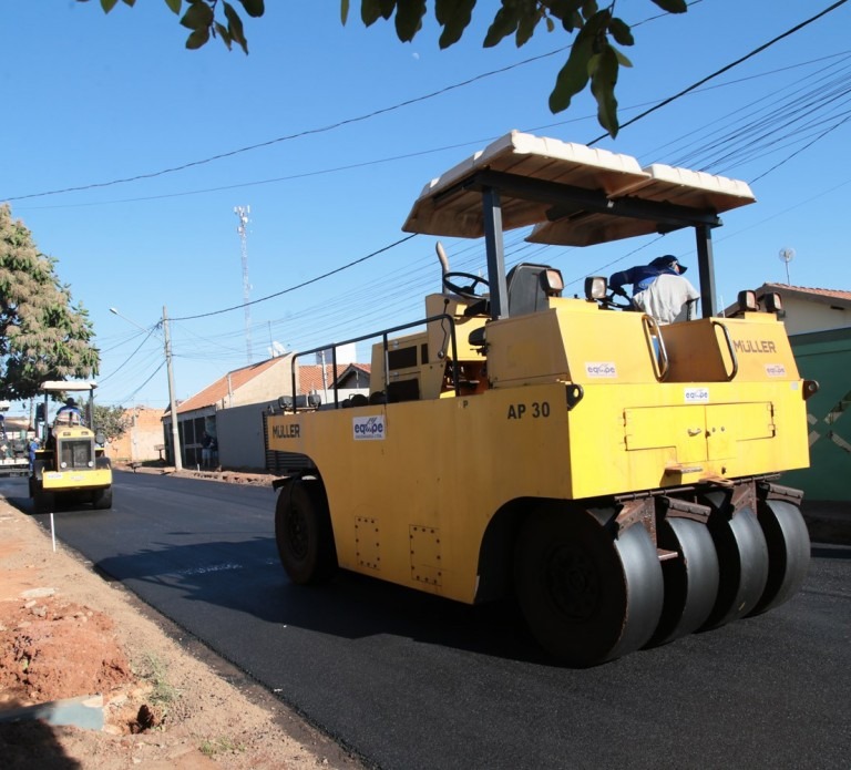 Prefeitura vai iniciar até março obras de asfalto e recapeamento em 20 bairros