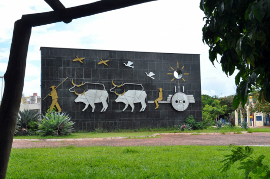 Prefeitura recupera monumento carro de boi pichado por vândalos Foto:Mário Bueno