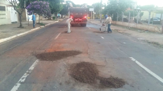 De novembro até a primeira quinzena de janeiro foram tapados 36.148 buracos 
Foto:PMCG  
