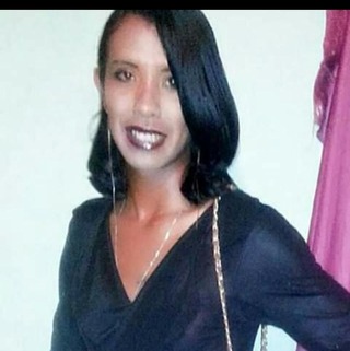 Homem mata travesti com vários golpes de faca em bar
