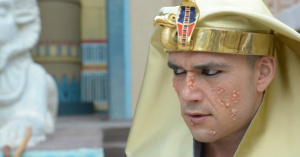 "Conquistou católicos e judeus", diz diretor do filme "Os Dez Mandamentos" A edição para o cinema promete cenas exclusivas e um final inédito