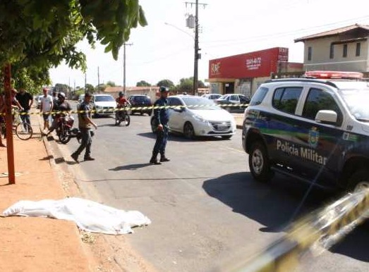 PM e MP devem apurar conduta de policiais que moveram carro após atropelamento de idosa