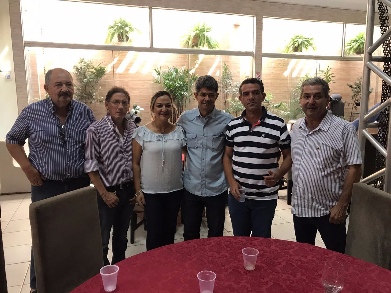 Deputado Rinaldo Modesto visitou Ponta Porã; ao lado dos vereadores Rony, Marquinhos, Anny, Vanderlei e Candinho, da bancada do PSDB (Foto Lécio Aguilera)