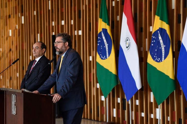 Brasil e Paraguai anunciam negociação de acordo automotivo Os chanceleres do Paraguai, Antonio Rivas Palacios, e do Brasil, Ernesto Araújo, durante encontro no Itamaraty - Dammer Martins/MRE