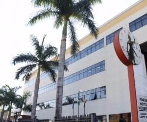 Mãe de menores alegou não pagar taxa de condomínio por estar em dificuldades financeiras - Divulgação