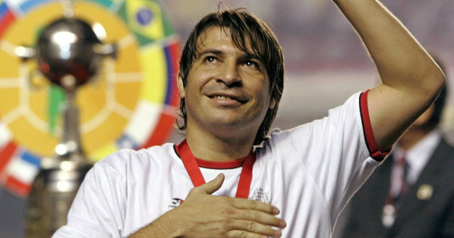 Luizão e Ronaldo chegam hoje a Dourados para "Jogo do Bem" Luisão foi campeão pelo São Paulo, Corinthians e Palmeiras