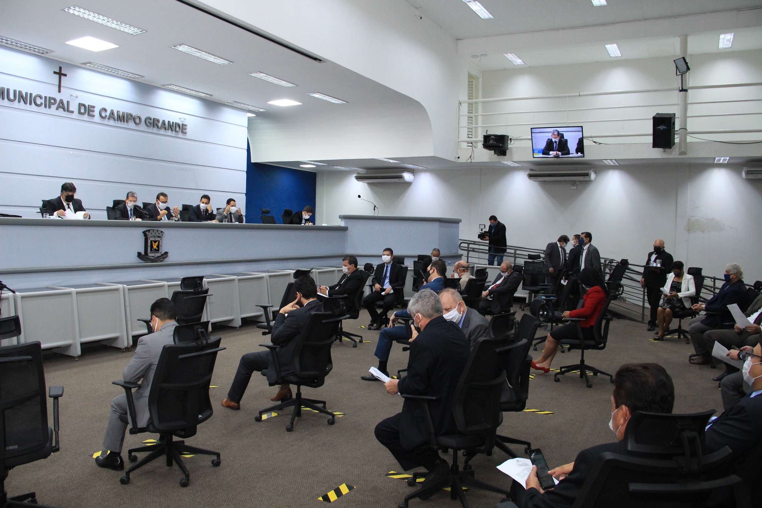 Vereadores votam três projetos de lei na sessāo desta quinta-feira Vereadores votam três projetos de lei na sessāo desta quinta-feira