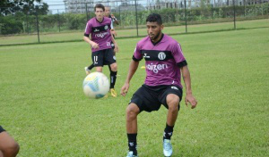 Lateral douradense Canavarros teve morte cerebral constatada - Foto: Divulgação