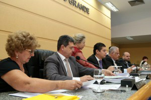 Vereadores votam dois vetos na sessão desta quinta-feira