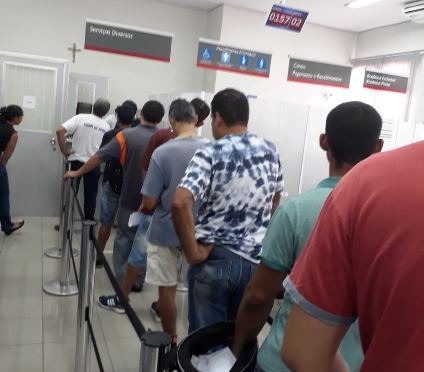 Procon Estadual autua agências bancárias por demora em atendimento