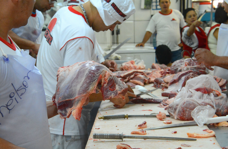 Carnes recolhidas passarão por análise - Foto: Gerson Oliveira/Correio do Estado