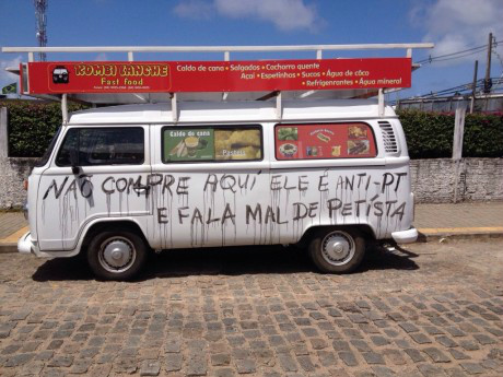 Antipetista acabou lucrando com pichação em sua lanchonete motorizada A “Kombi-Reaça” de Idacildo, pichada por petistas em Natal