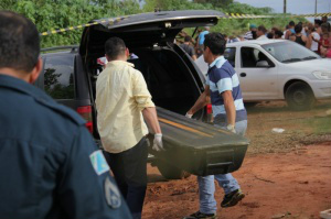 Corpo foi encontrado por familiares ontem à tarde. (Foto: Marcos Ermínio)