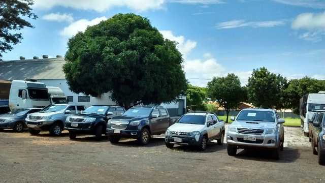 Veículos apreendidos com drogas com placas do Brasil e do Paraguai