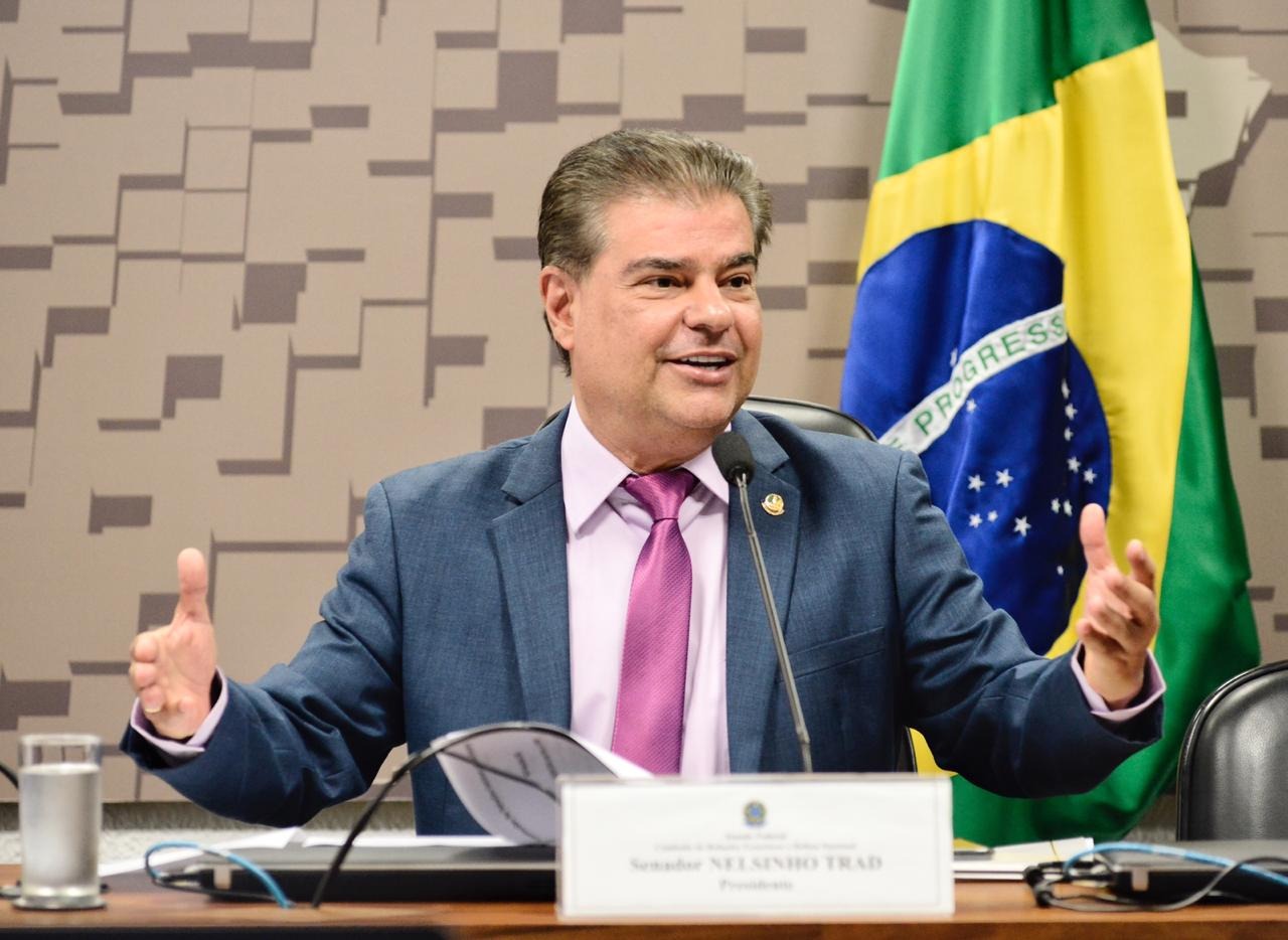 Senador Nelsinho Trad consegue R$ 1,5 milhão para Naviraí Recursos vêm da Superintendência do Desenvolvimento do Centro Oeste para aquisição de caminhões