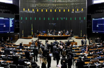 Projeto que autoriza terceirização foi aprovada com 232 votos favoráveis, 188 contrários e oito abstenções
Alex Ferreira / Câmara dos Deputados