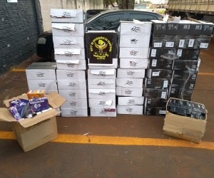 Bloqueio em rodovia identifica caminhão com contrabando