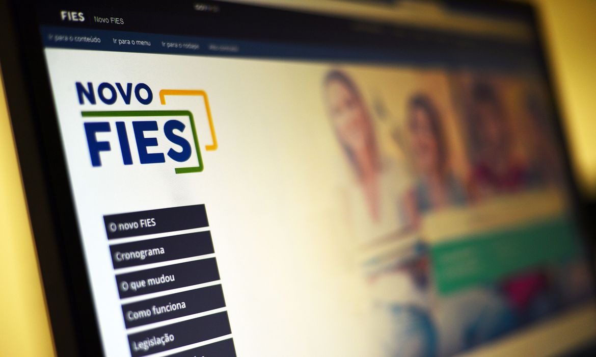 Mec publica novos editais para prouni e fies referentes ao 1º semestre