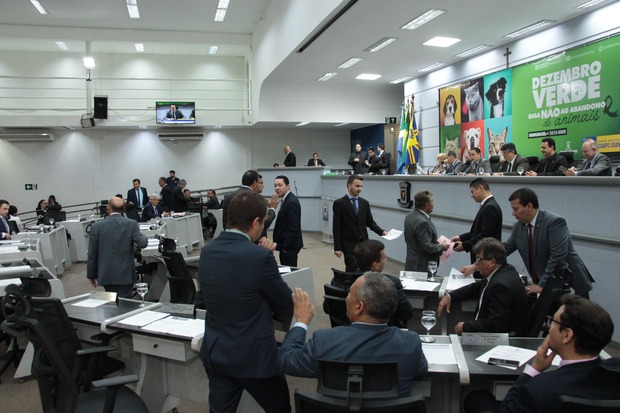 Vereadores aprovam 11 Projetos na sessão desta terça; e um Projeto em Sessão Extraordinária Vereadores aprovam 11 Projetos na sessão desta terça; e um Projeto em Sessão Extraordinária