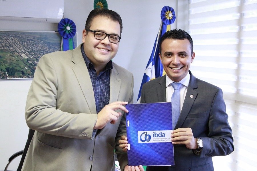 Câmara de Dourados é parceira de Congresso Brasileiro de Direito Administrativo no Estado O presidente da IDAMS durante visita ao presidente da Câmara de Dourados, Alan Guedes (Foto: Thiago Morais)