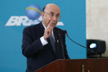 Ministro Henrique Meirelles disse que o governo tem feito o máximo possível para não aumentar impostos  Antonio Cruz/ Agência Brasil