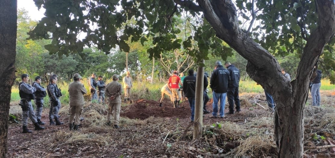 Pedreiro que enterrou vítima confessa ter matado outras 3 pessoas Divulgação