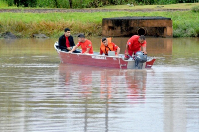 Corpo de Bombeiros realizou buscas e encontrou corpo dede jovem - Foto: Ribeiro Júnior/Siliga News
