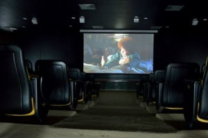 Cinema tem capacidade para 162 pessoas. (Foto: Anderson Gallo/Diário Corumbaense)