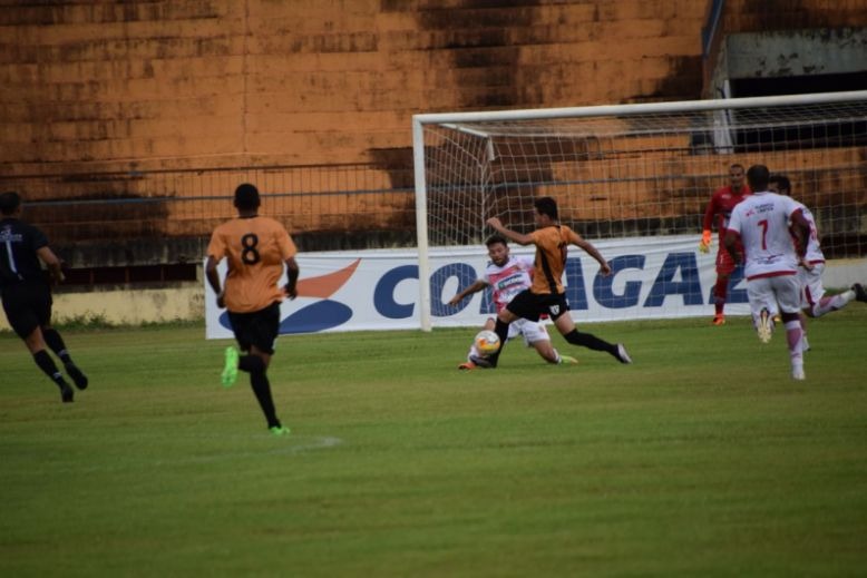 Sete e Operário se enfrentaram no estádio Douradão - Crédito: Noé Faria

