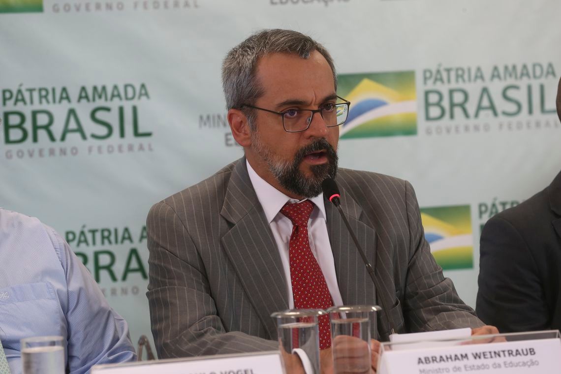 Capes vai ofertar 3,1 mil novas bolsas de estudo até 2020 Antonio Cruz/ Agência Brasil