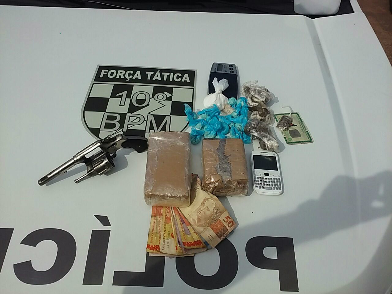 Traficantes de drogas são presos pela Força Tática do 10° BPM em Campo Grande PMMS (Divulgação)