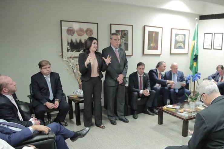 Comitiva liderada por Paulo Corrêa foi recebida pela presidente da CCJ, Senadora Simone Tebet. Jessen Peixoto/Ascom Unale