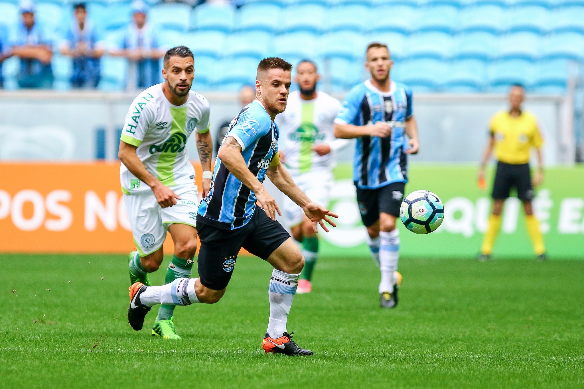 Grêmio escalou time misto para o jogo contra a Chape (Foto: Lucas Uebel/Grêmio)