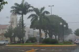 Ponta Porã amanheceu com nevoeiro, atrapalhando visibilidade (Foto: Tião Prado/Ponta Porã Informa)