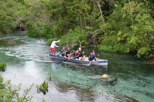 Passeio de barco em Bonito.
