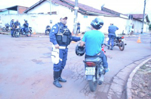 Polícia e Guarda multam 29 motoristas e prendem cinco por embriaguez Operação realizada junto com a Polícia de Trânsito. (Foto: divulgação Guarda Municipal)