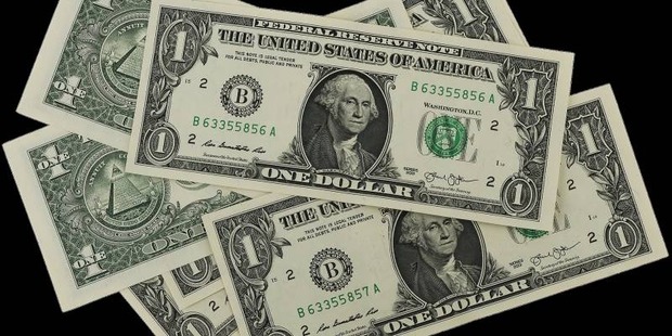Dólar opera em queda nesta sexta-feira