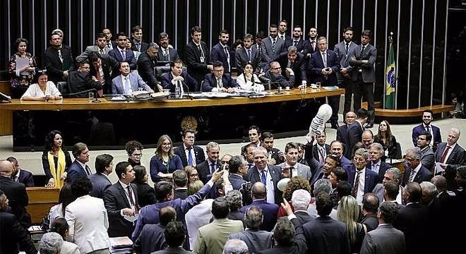 Deputados votaram por suspender denúncia contra o presidente Michel Temer
Gilmar Felix/Câmara dos Deputados