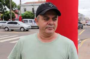 Apesar de ser fumante, Fábio concorda com a lei. (Foto: Marcos Ermínio)