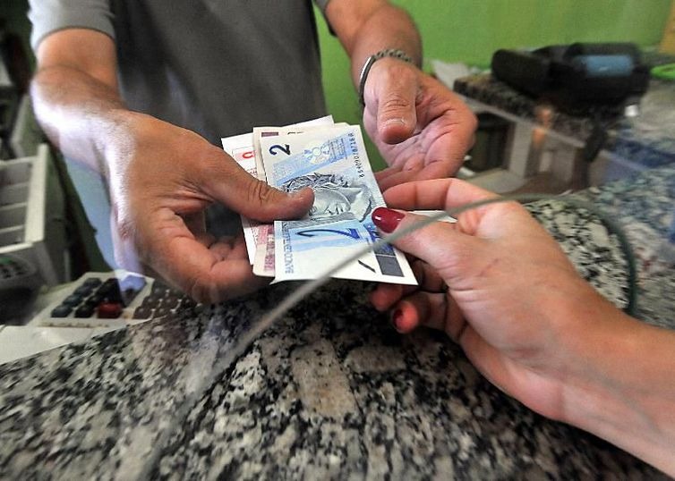 Restituição de R$ 45,3 milhões do IR dá mais fôlego ao comércio de MS Restituição de R$ 45,3 milhões do IR dá mais fôlego ao comércio de MS