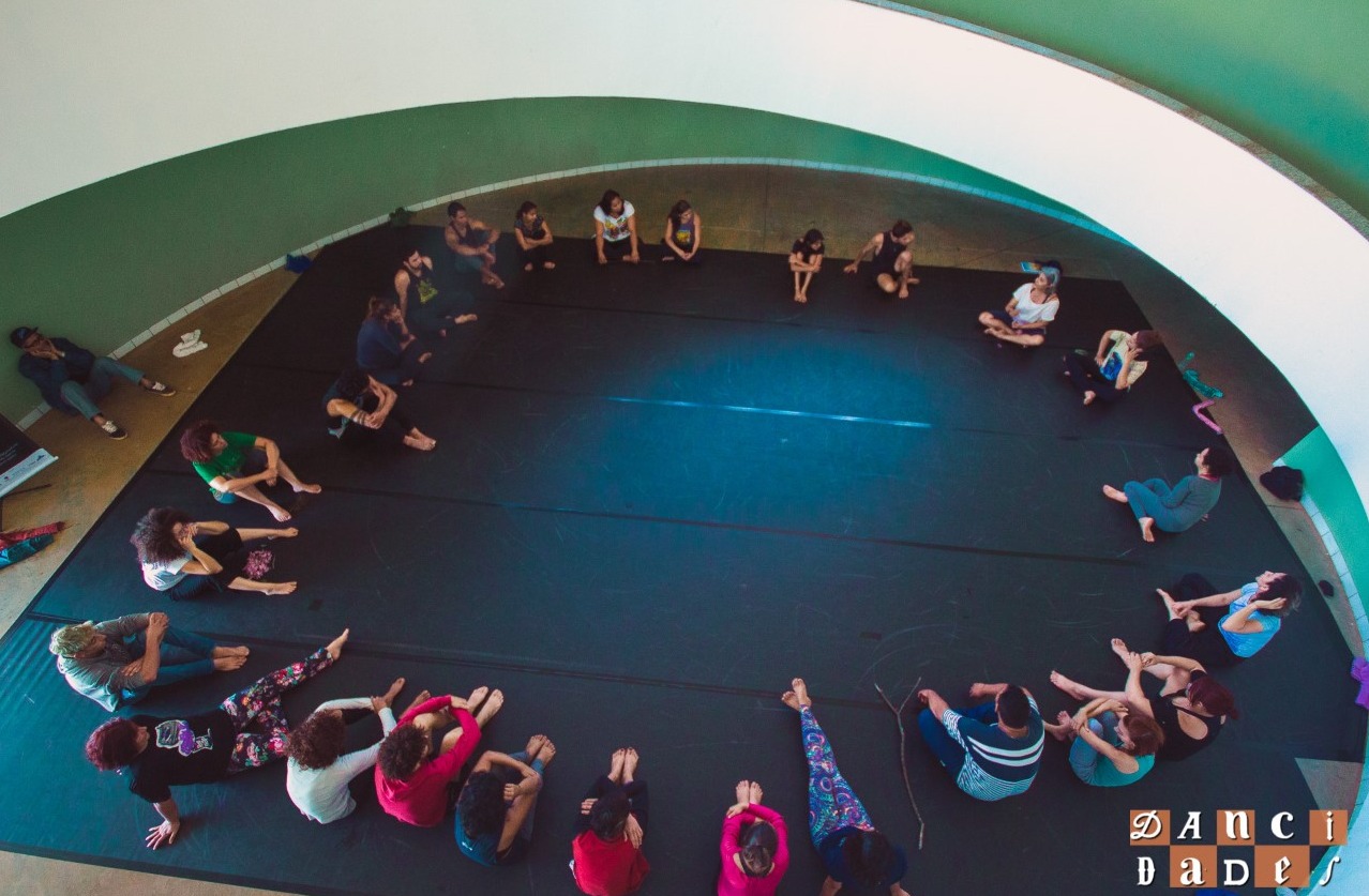 ´Dancidades - Dança e Cidadania´ abre inscrições gratuitas para oficina e curso Oficina realizada durante a última edição do Dancidades em 2017. Vaca Azul.