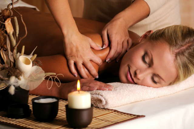 Uma sessão de massagem pode ser o suficiente para você ficar relax (Foto: iStock Getty Images)
